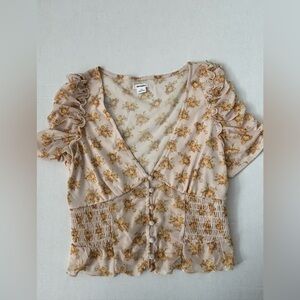 New! Kimchi Blue Women’s Sheer Top Size M Tan Flowers